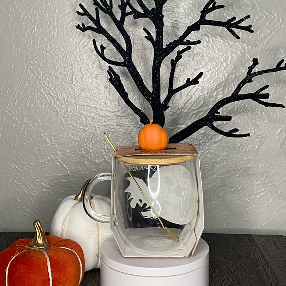 Disney Mickey and Minnie mug - Picture 3 of 3